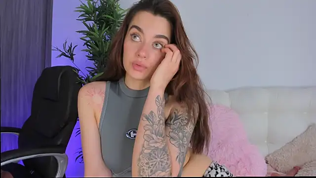 MissLana77 online show from November 5, 12:43 am