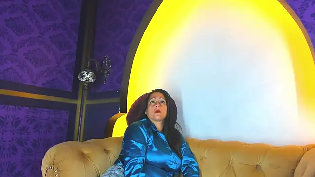 Scarlett Barnes online show from January 14, 12:00 pm