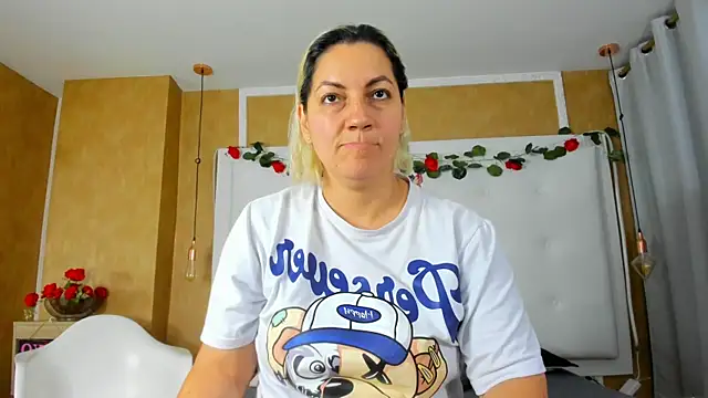 Heidy milf online show from March 20, 7:52 pm