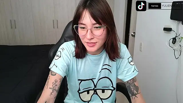 Yulienneg online show from November 6, 7:48 pm