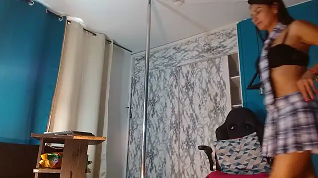 hanna mooreee online show from September 16, 7:04 pm