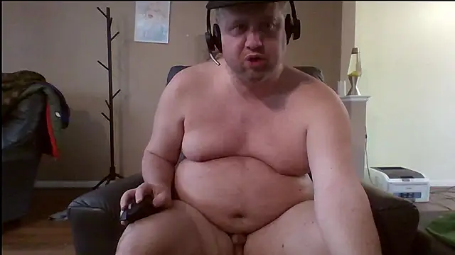 Single White Male online show from May 3, 8:59 pm