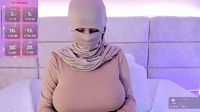  Nadiaa online show from April 9, 7:08 pm