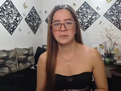 Snapshot of TheMISTRESSx69 chatting on May 6, 10:15 pm TheMISTRESSx69 online show from May 6, 10:15 pm
