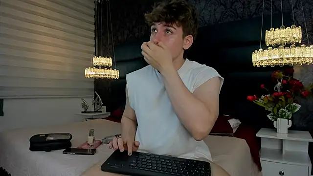 TaylerWhite online show from March 23, 11:47 am