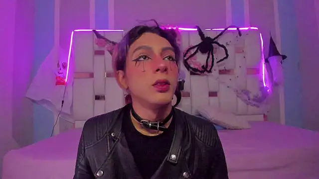 MilkWhore1 online show from October 29, 8:21 pm