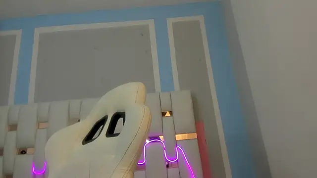 MilkWhore1 online show from February 9, 7:51 pm