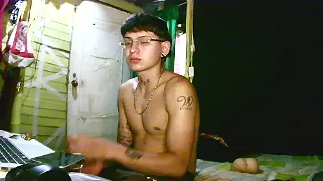 Ebebyjuan online show from May 3, 11:44 pm