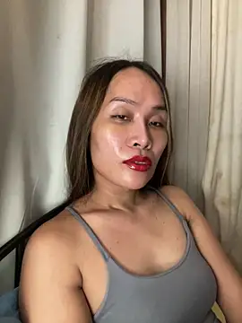 RomanticPearlTS online show from May 8, 1:27 pm