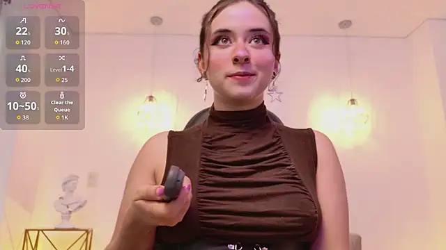 Mia wee online show from September 19, 6:52 pm