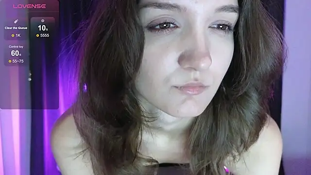 Snapshot of DebiHenks chatting on November 11, 5:02 pm DebiHenks online show from November 11, 5:02 pm