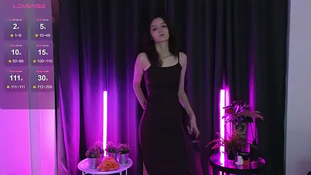 Snapshot of DebiHenks chatting on November 12, 7:24 pm DebiHenks online show from November 12, 7:24 pm