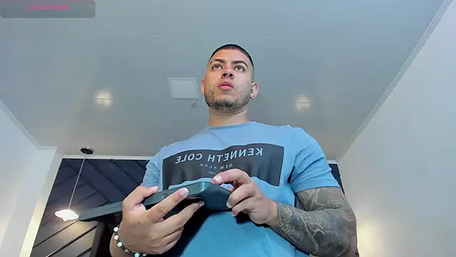 marco garciia  online show from October 31, 11:28 pm