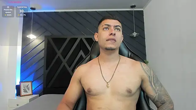 marco garciia  online show from December 17, 11:22 pm