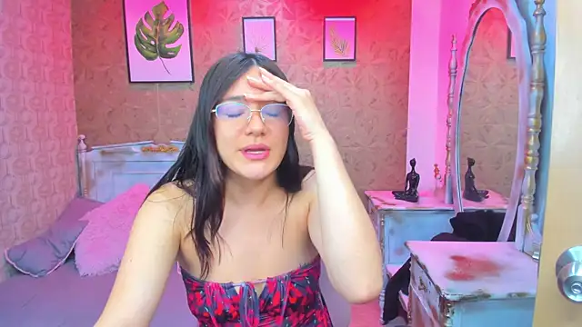 Snapshot of Dali_collin chatting on November 6, 1:01 pm Dali collin online show from November 6, 1:01 pm