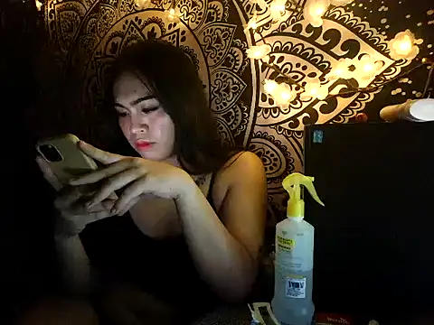 Snapshot of Madylinebigcock69 chatting on February 7, 12:42 pm Madylinebigcock69 online show from February 7, 12:42 pm