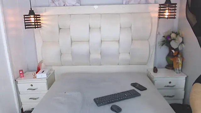 Atley Dolly online show from November 18, 8:24 pm