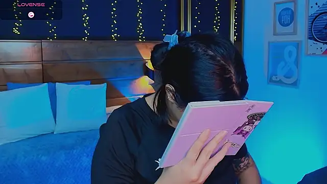 hanna kimura online show from February 11, 7:30 pm