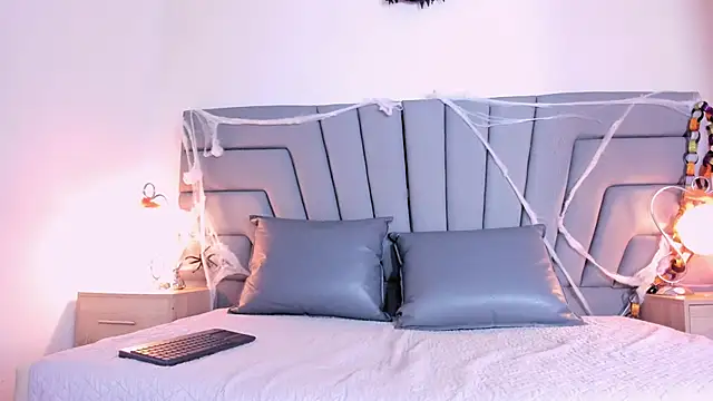 Maia 520 online show from November 5, 7:03 pm