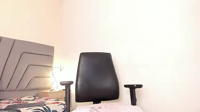 Maia 520 online show from January 9, 6:21 pm