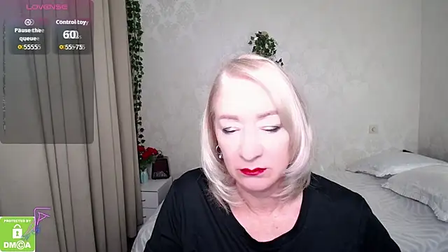 Snapshot of hunters_woman chatting on September 9, 4:50 pm hunters woman online show from September 9, 4:50 pm