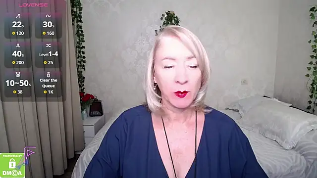 Snapshot of hunters_woman chatting on September 10, 3:34 pm hunters woman online show from September 10, 3:34 pm