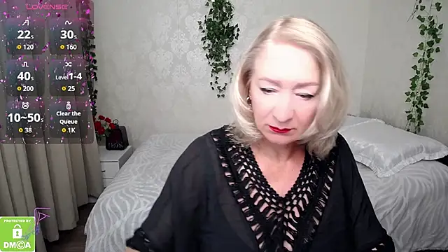 Snapshot of hunters_woman chatting on September 23, 12:08 pm hunters woman online show from September 23, 12:08 pm