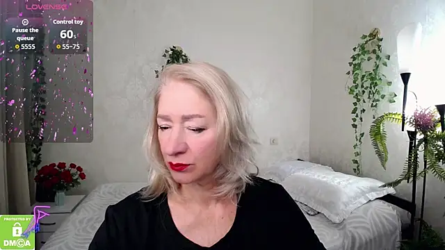 Snapshot of hunters_woman chatting on September 29, 12:10 pm hunters woman online show from September 29, 12:10 pm