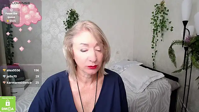 Snapshot of hunters_woman chatting on October 15, 1:28 am hunters woman online show from October 15, 1:28 am