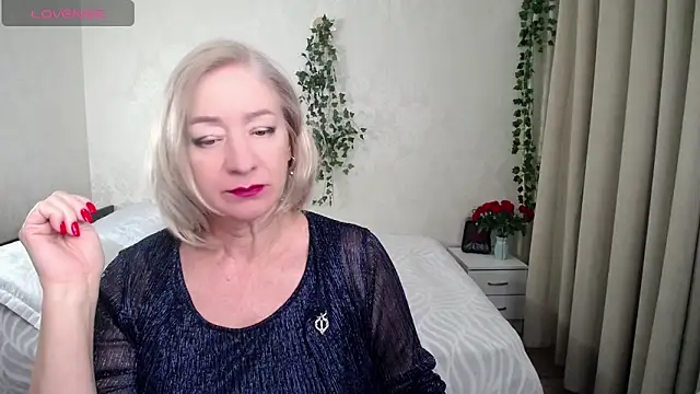 Snapshot of hunters_woman chatting on November 30, 11:20 pm hunters woman online show from November 30, 11:20 pm