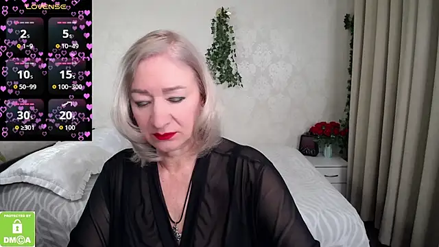 hunters woman online show from February 18, 4:47 pm