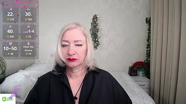 hunters woman online show from May 15, 6:37 pm