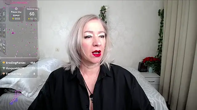 hunters woman online show from May 29, 7:06 am