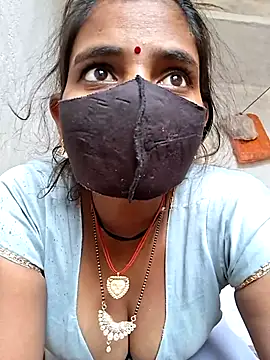 RAYI Queen 3 online show from November 15, 3:37 am