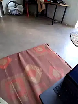 Snapshot of RAYI_Queen_3 chatting on December 20, 3:46 am RAYI Queen 3 online show from December 20, 3:46 am