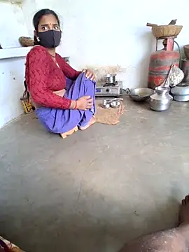 Snapshot of RAYI_Queen_3 chatting on December 23, 4:32 am RAYI Queen 3 online show from December 23, 4:32 am