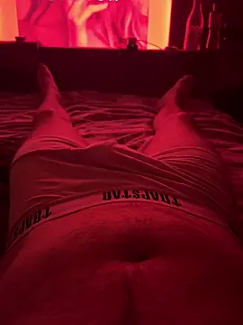 naughtycoupl98 online show from February 15, 1:02 am