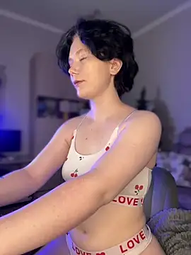 RinaShy online show from December 15, 5:12 am