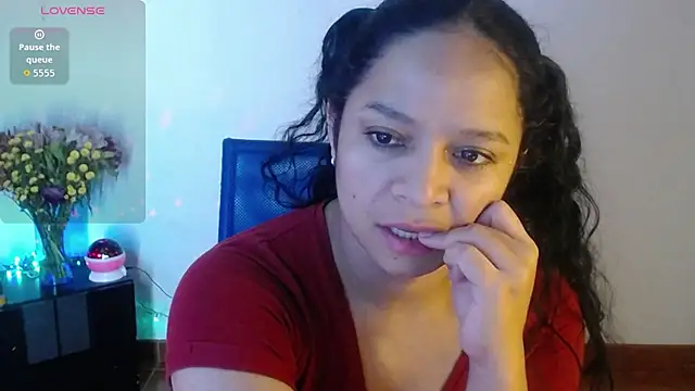 Snapshot of Sara_cute92 chatting on October 22, 8:30 pm Sara cute92 online show from October 22, 8:30 pm