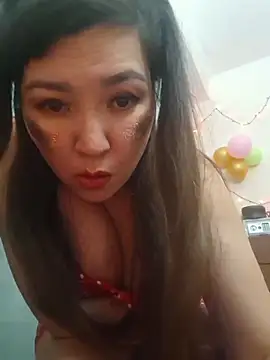 Snapshot of HellaWerlous chatting on February 10, 2:54 pm HellaWerlous online show from February 10, 2:54 pm