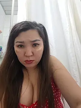 Snapshot of HellaWerlous chatting on February 11, 4:23 pm HellaWerlous online show from February 11, 4:23 pm