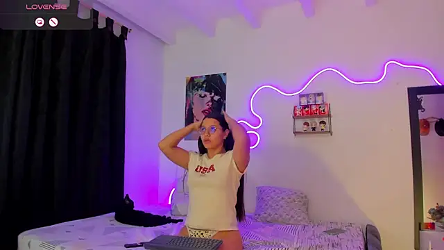 Snapshot of Dilan_and_Mia chatting on September 20, 12:00 am Dilan and Mia online show from September 20, 12:00 am