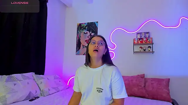 Snapshot of Dilan_and_Mia chatting on September 28, 1:49 pm Dilan and Mia online show from September 28, 1:49 pm