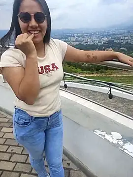 Snapshot of Dilan_and_Mia chatting on October 8, 3:31 pm Dilan and Mia online show from October 8, 3:31 pm