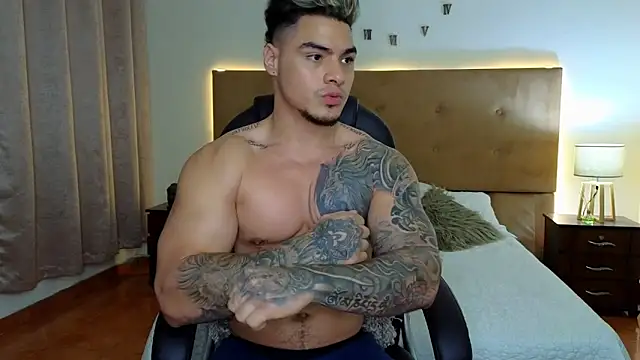 Snapshot of Steven_Velez chatting on October 5, 4:33 am Steven Velez online show from October 5, 4:33 am