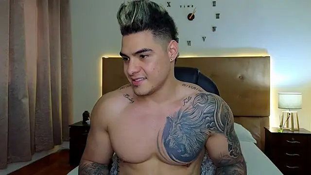 Snapshot of Steven_Velez chatting on October 16, 8:54 pm Steven Velez online show from October 16, 8:54 pm