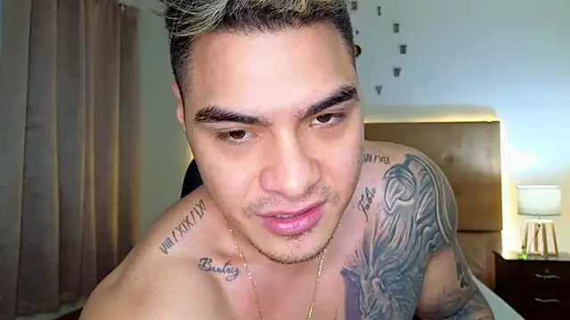 Snapshot of Steven_Velez chatting on October 20, 12:44 am Steven Velez online show from October 20, 12:44 am