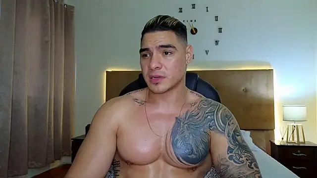 Snapshot of Steven_Velez chatting on October 29, 12:40 pm Steven Velez online show from October 29, 12:40 pm