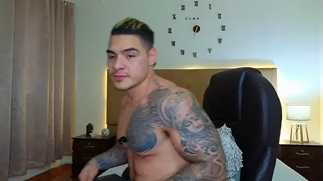 Snapshot of Steven_Velez chatting on November 2, 11:23 am Steven Velez online show from November 2, 11:23 am