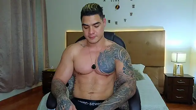 Snapshot of Steven_Velez chatting on December 2, 4:51 am Steven Velez online show from December 2, 4:51 am